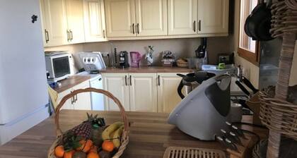 Detached house on large plot of land near Jura and wine route