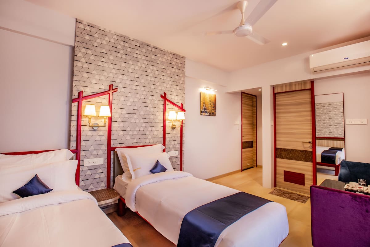 Standard Room | In-room safe, desk, WiFi (free), individually decorated