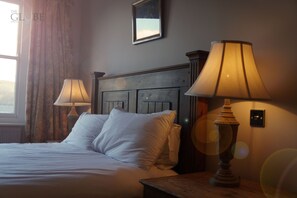 Grand Double Room | Premium bedding, individually decorated, individually furnished - The Globe Angle (Pembroke)