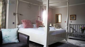Suite | Luxe beddengoed, individueel gedecoreerd, individueel gemeubileerd