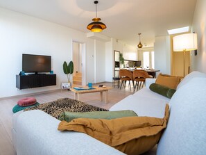 Flat-screen TV - Sweet Inn Apartments -  Grand Place II (Brussels)