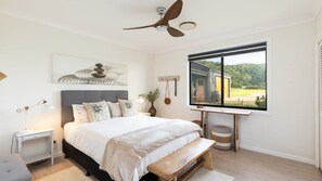 3 habitaciones, tabla de planchar con plancha, wifi y ropa de cama 