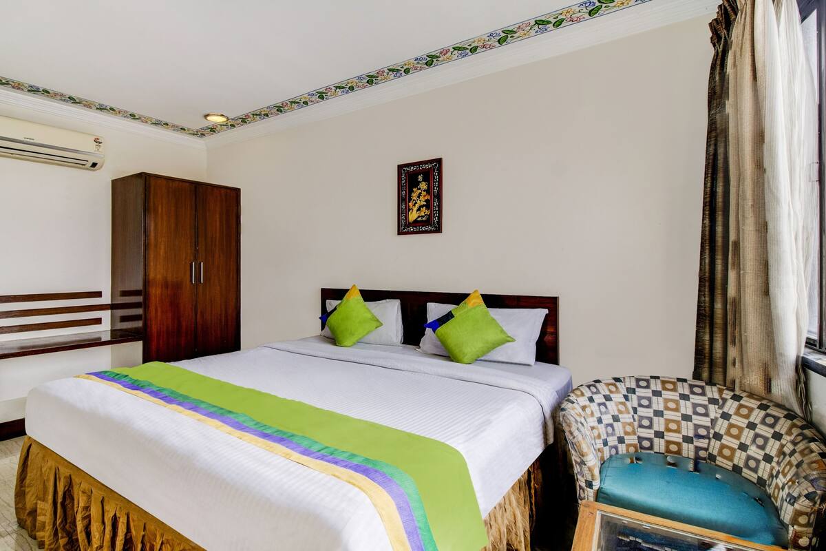 Habitación estándar | Tabla de planchar con plancha, wifi gratis, ropa de cama