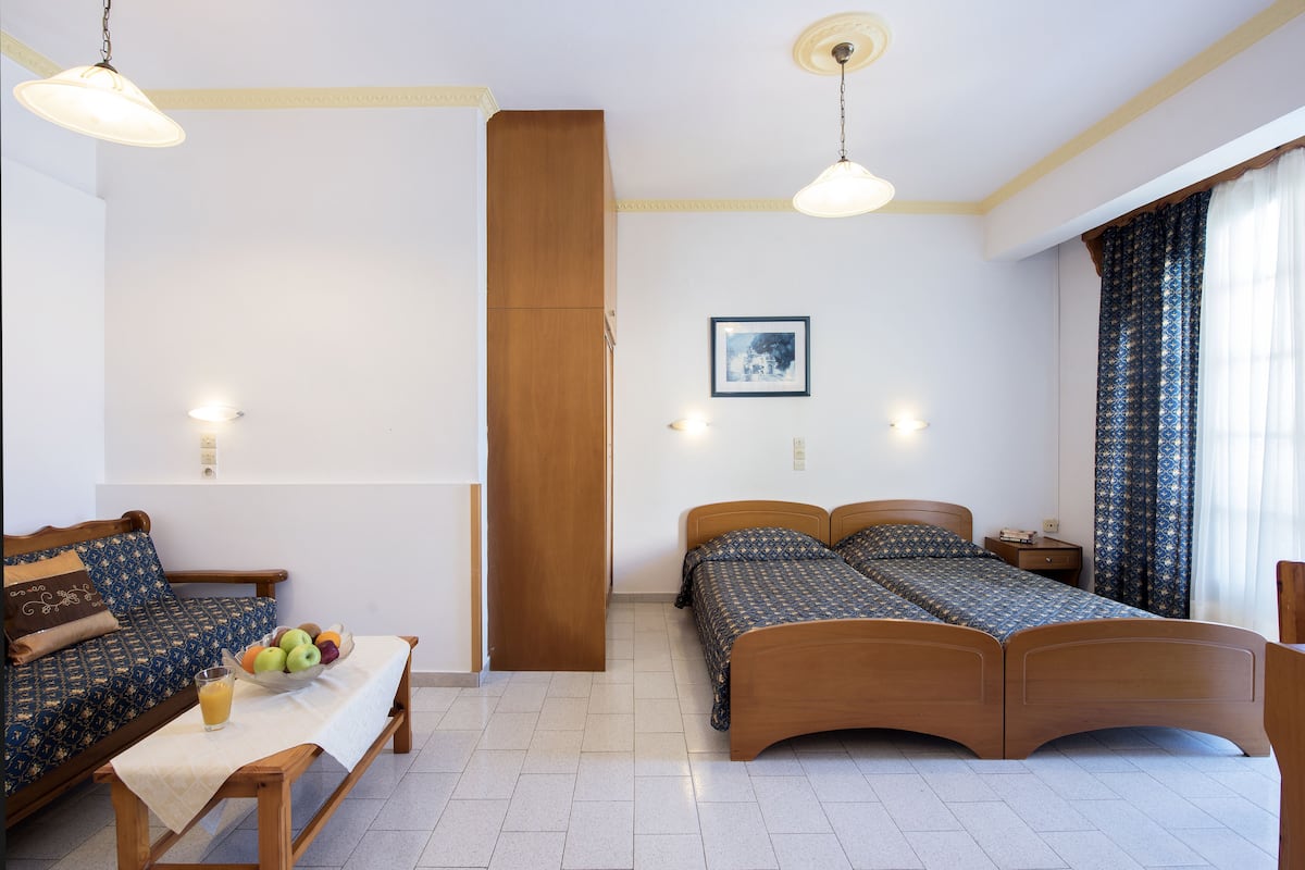 Studio Confort (Triple) | Lits bébé (en supplément), lits pliants/supplémentaires, Wi-Fi gratuit