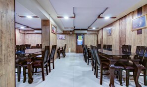 Breakfast area - Treebo Lake Bloom Powai (Mumbai)