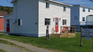 Exterior - Hillside Vacation Rental 86 Main (Twillingate)