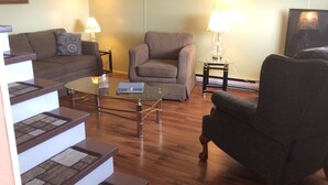 86 Main | Living area - Hillside Vacation Rental 86 Main (Twillingate)