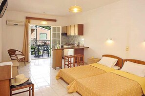 Free WiFi, bed sheets - Philippos Apartments (Corfu)