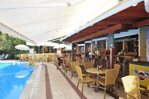 Daily continental breakfast for a fee - Philippos Apartments (Corfu)