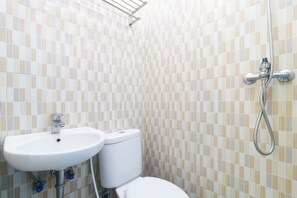 Standard Room | Bathroom