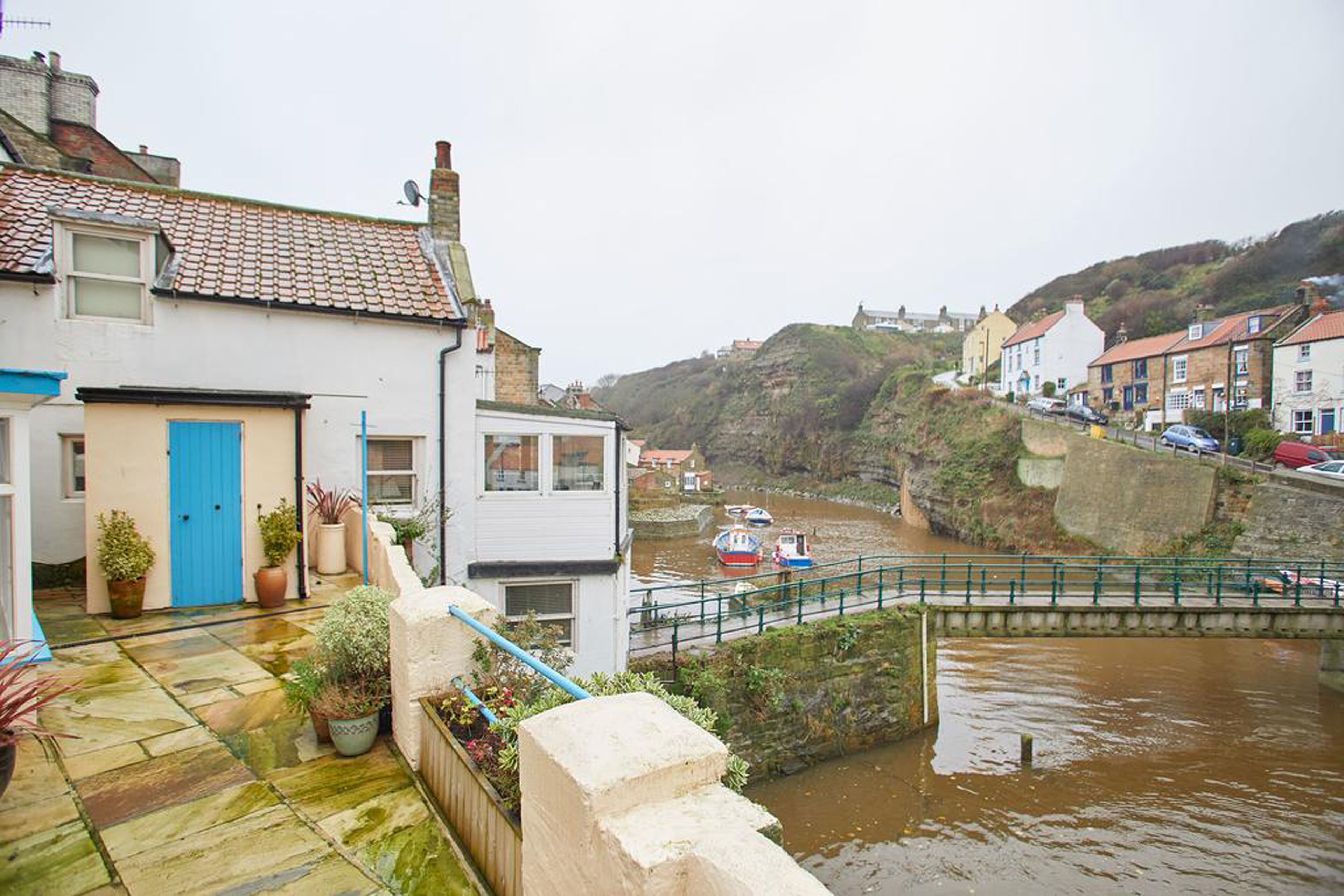 Three-Bedroom House | Terrace/patio