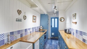 Three-Bedroom House | Private kitchen - Gull's Haven (Saltburn-by-the-Sea)