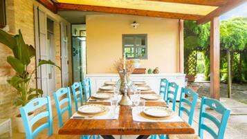 Outdoor dining
