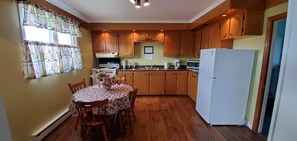 74 Main | Private kitchen - Hillside Vacation Rental 74 Main (Twillingate)