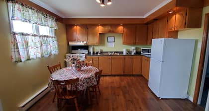 Hillside Vacation Rental 74 Main
