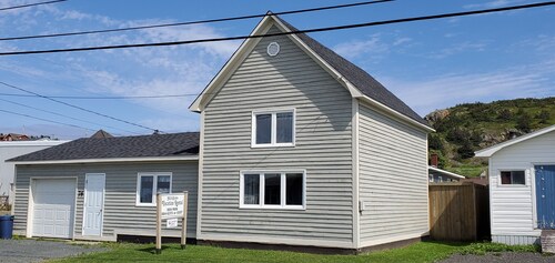 Hillside Vacation Rental 74 Main