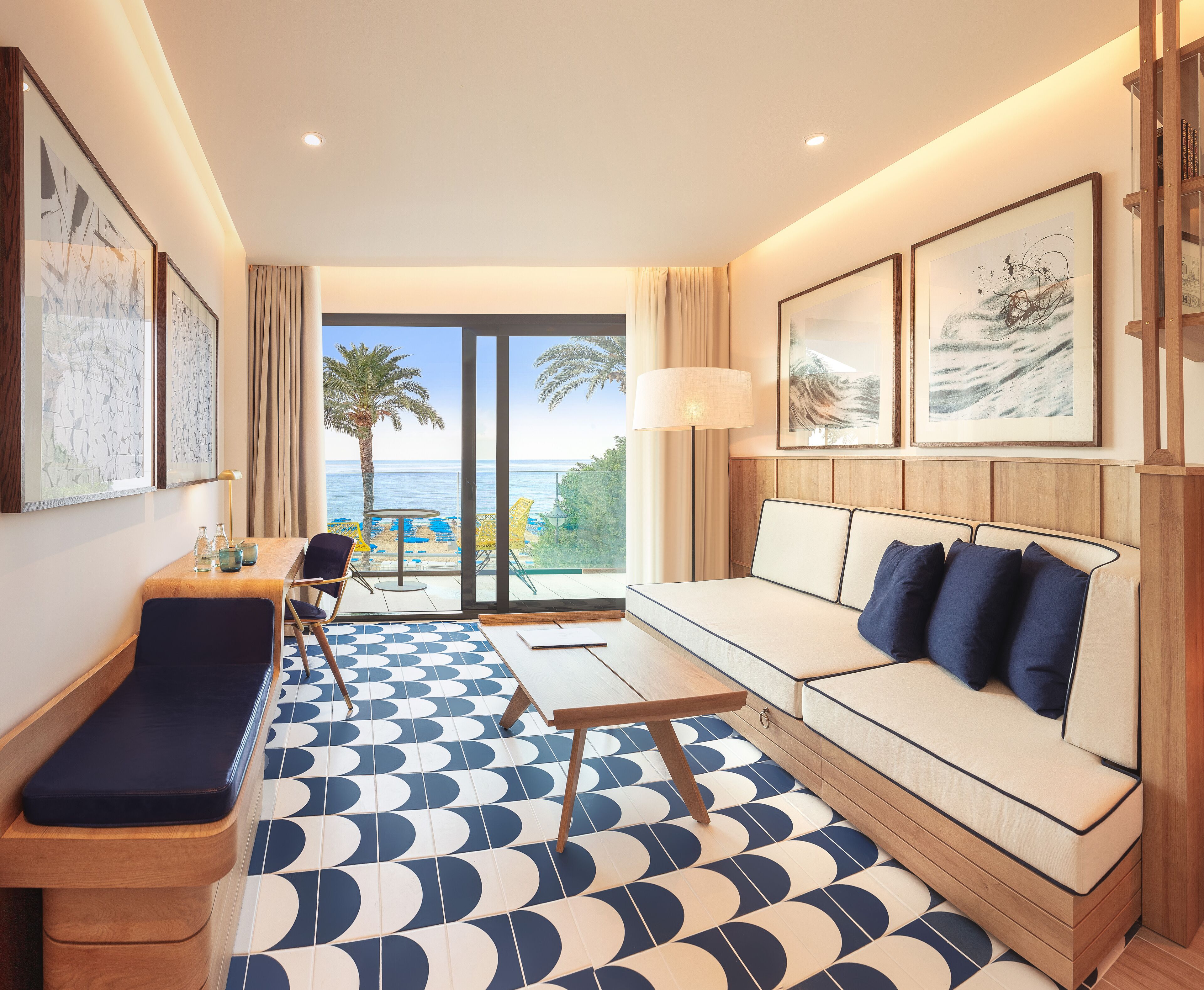 Minibar, in-room safe, laptop workspace, blackout curtains