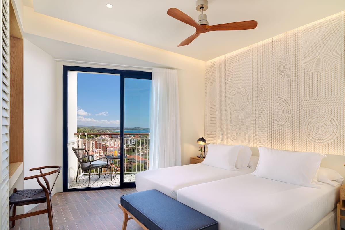 1 bedroom, minibar, in-room safe, desk