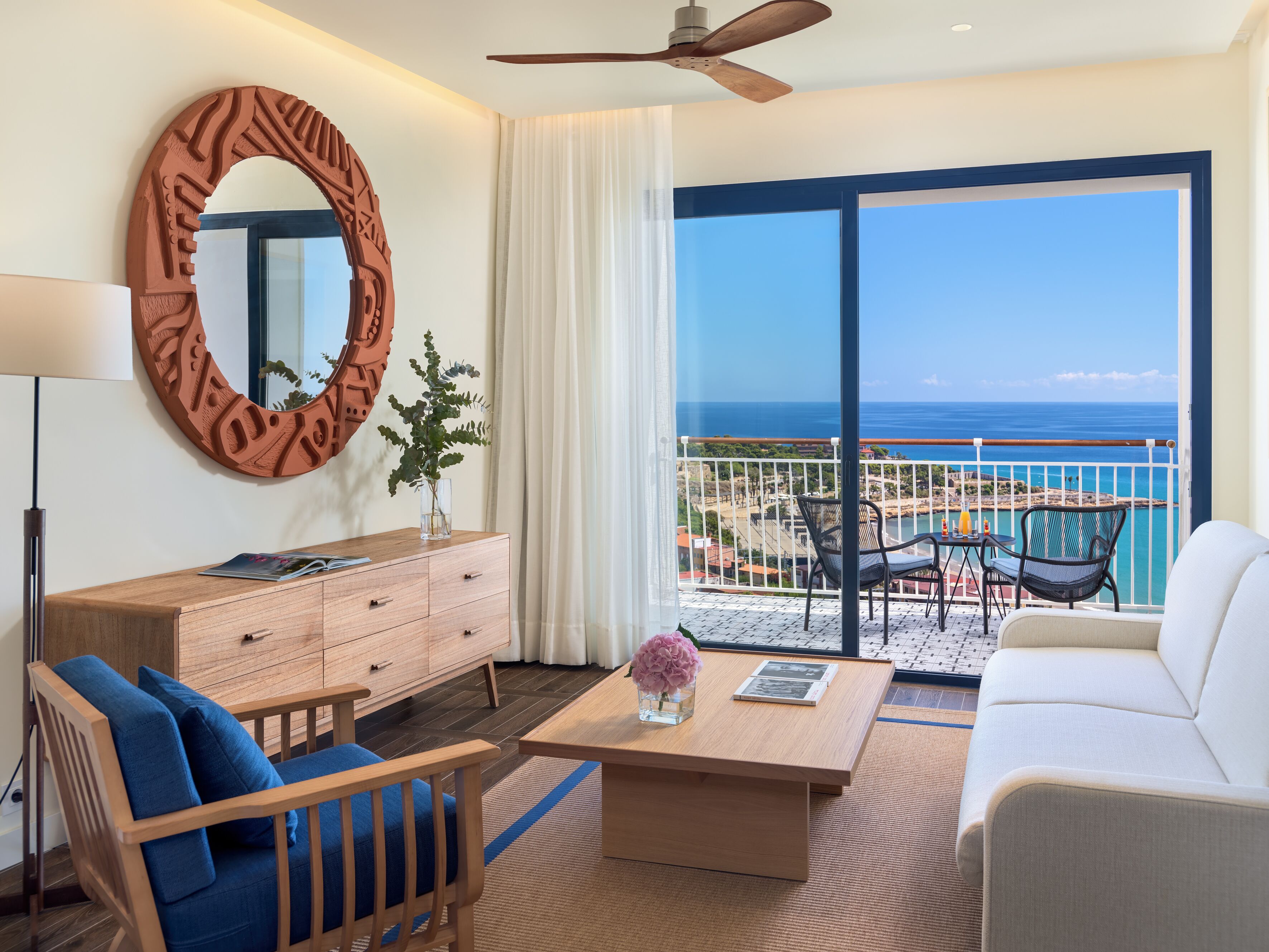 40-inch smart tv with digital channels, tv