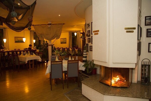 Fireplace - Pension und Schänke Lenzer Krug (Malchow)