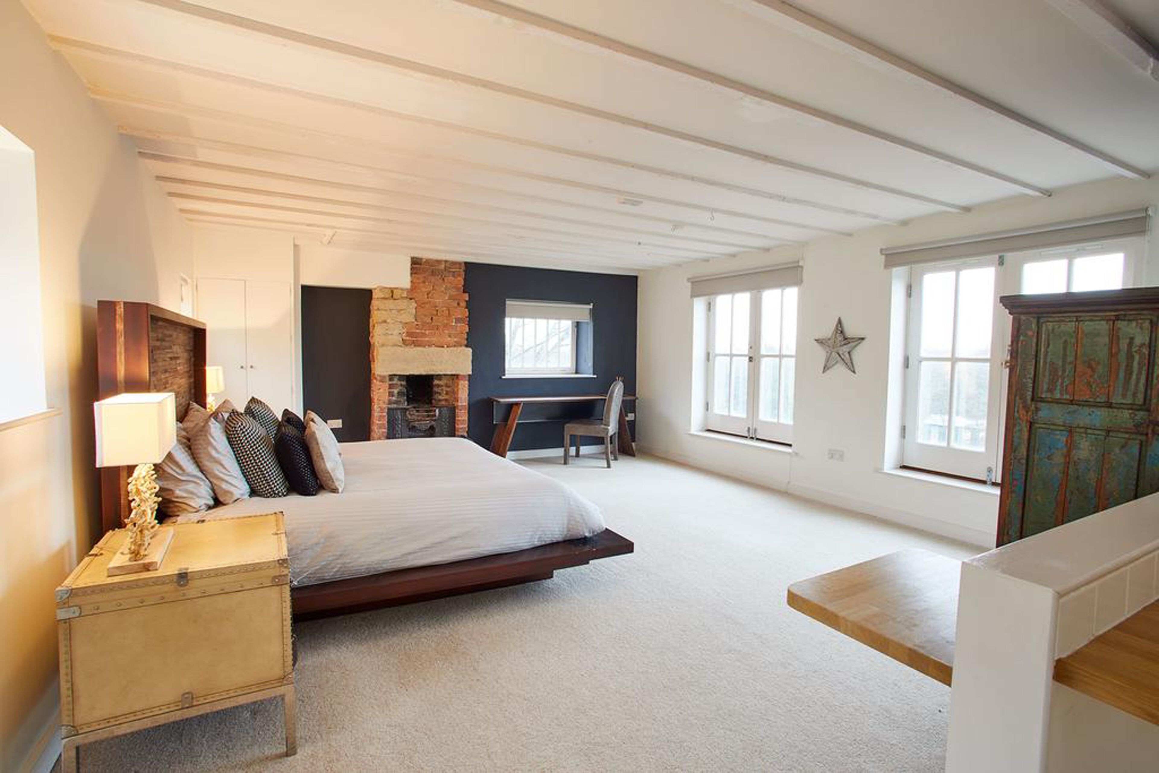 Casa superluxo | 4 quartos, roupas de cama premium, ferros/tábuas de passar roupa