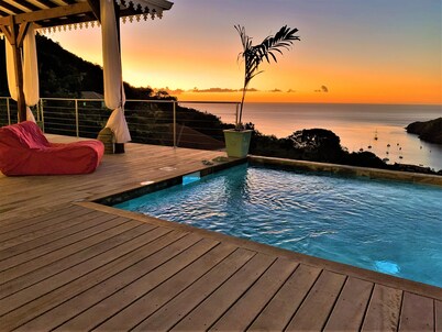 COCOONING ON THE SEA AT VILLA INDIANA