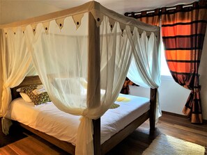 3 bedrooms, in-room safe, iron/ironing board, WiFi