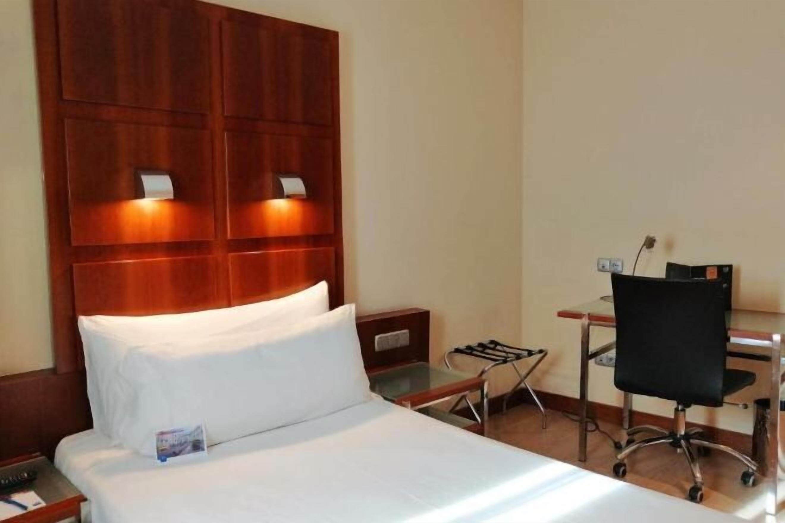 Minibar, in-room safe, desk, blackout curtains