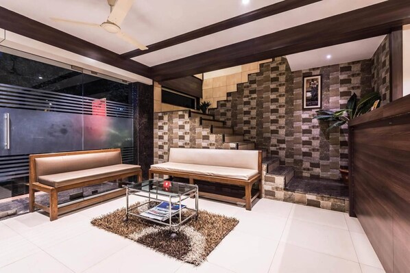 Lobby - Hotel veer park (Panvel)