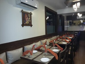 Restaurant - Hotel veer park (Panvel)