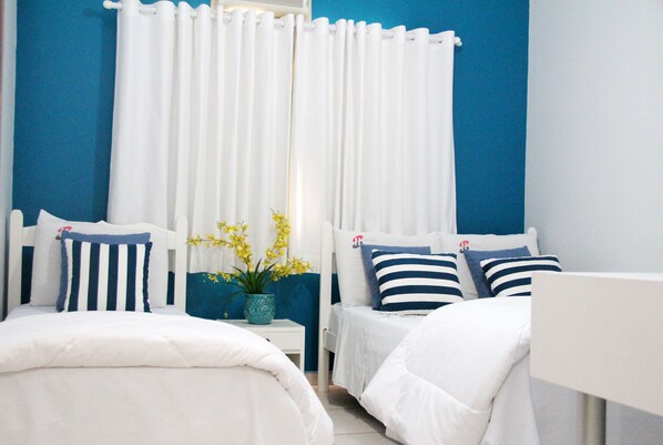 Bureau, Wi-Fi gratuit, draps fournis