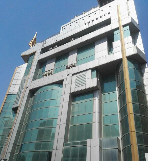 Front of property - AL-SAFINA HOTEL (Lahore)