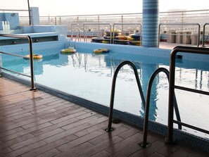 Indoor pool - AL-SAFINA HOTEL (Lahore)