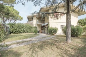 Exterior - Villa Ida - two bedrooms apartment with private garden (Sirmione)