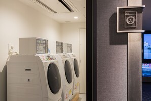 Laundry room - JR East Hotel Mets Premier Gotanda (Tokyo)