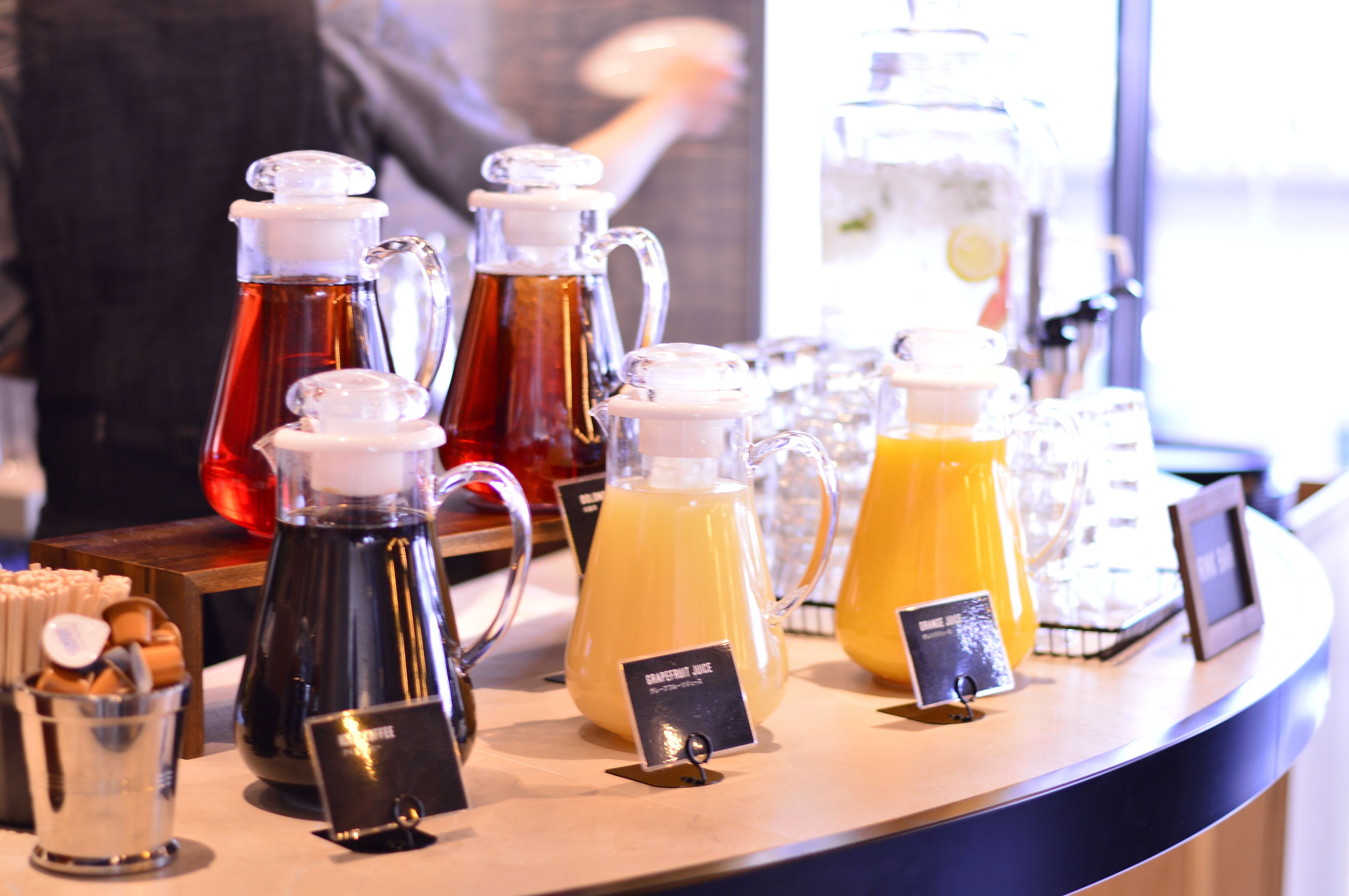 daily buffet breakfast (jpy 1760 per person)