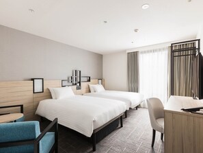 Cortinas blackout, tabla de planchar con plancha y wifi gratis