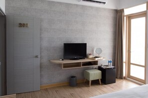 Quarto casal, sacada | TV
