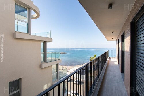 Bat Galim Haifa Luxury Modern Apartment Balcony Close to THE  Beach Lovely View