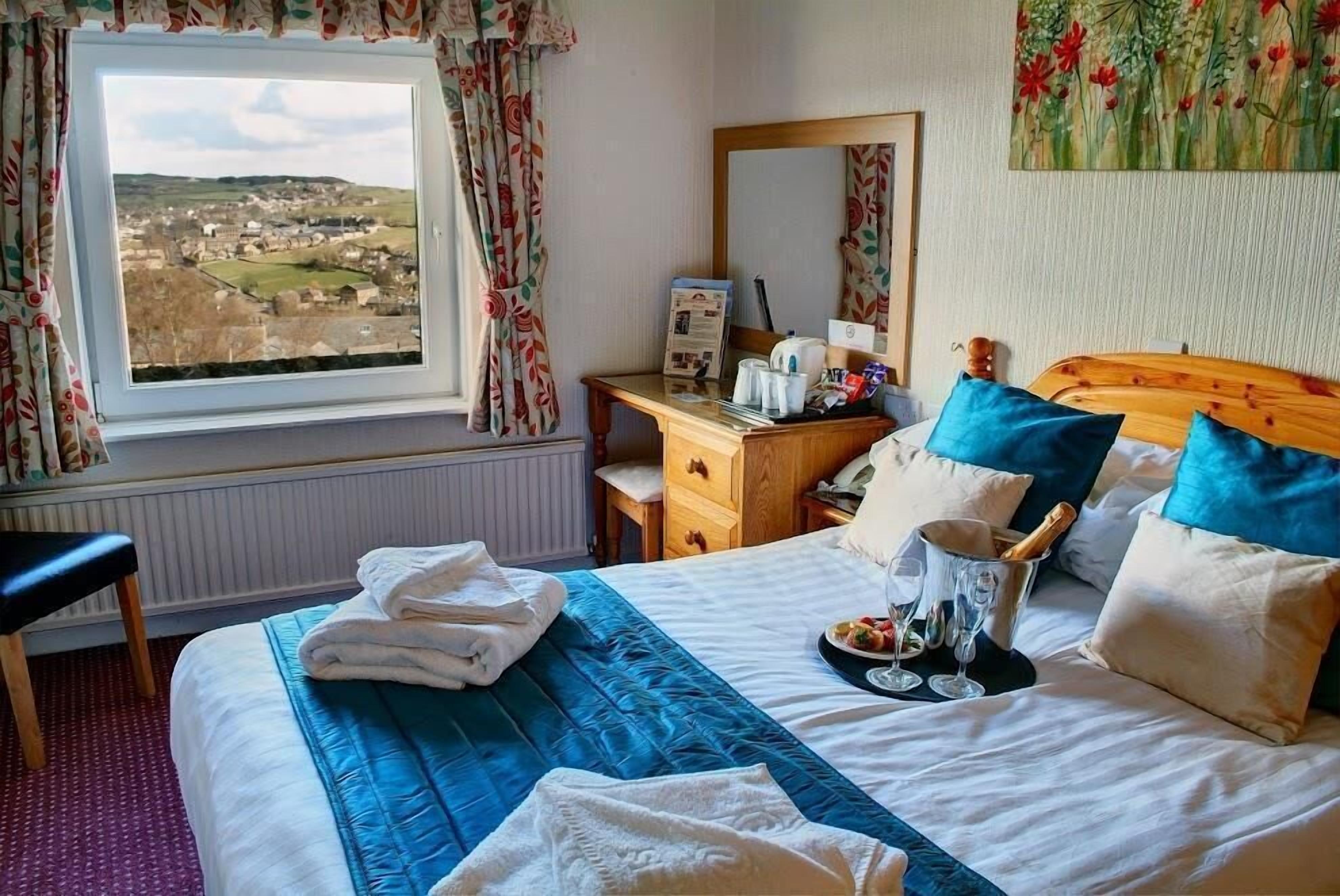 Standard Double Room | Iron/ironing board, free WiFi, bed sheets