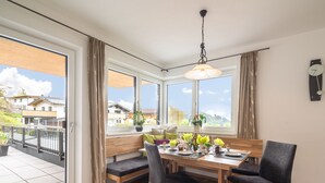 Dining - Boutique Apartment in Pfarrwerfen With Terrace (Pfarrwerfen)