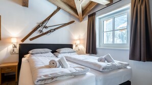 Chalet | 5 bedrooms, iron/ironing board, individually furnished, bed sheets - Chalet in Muhlbach am Hochkonig With Sauna (Muehlbach Am Hochkoenig)