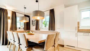 Chalet | Dining - Chalet in Muhlbach am Hochkonig With Sauna (Muehlbach Am Hochkoenig)