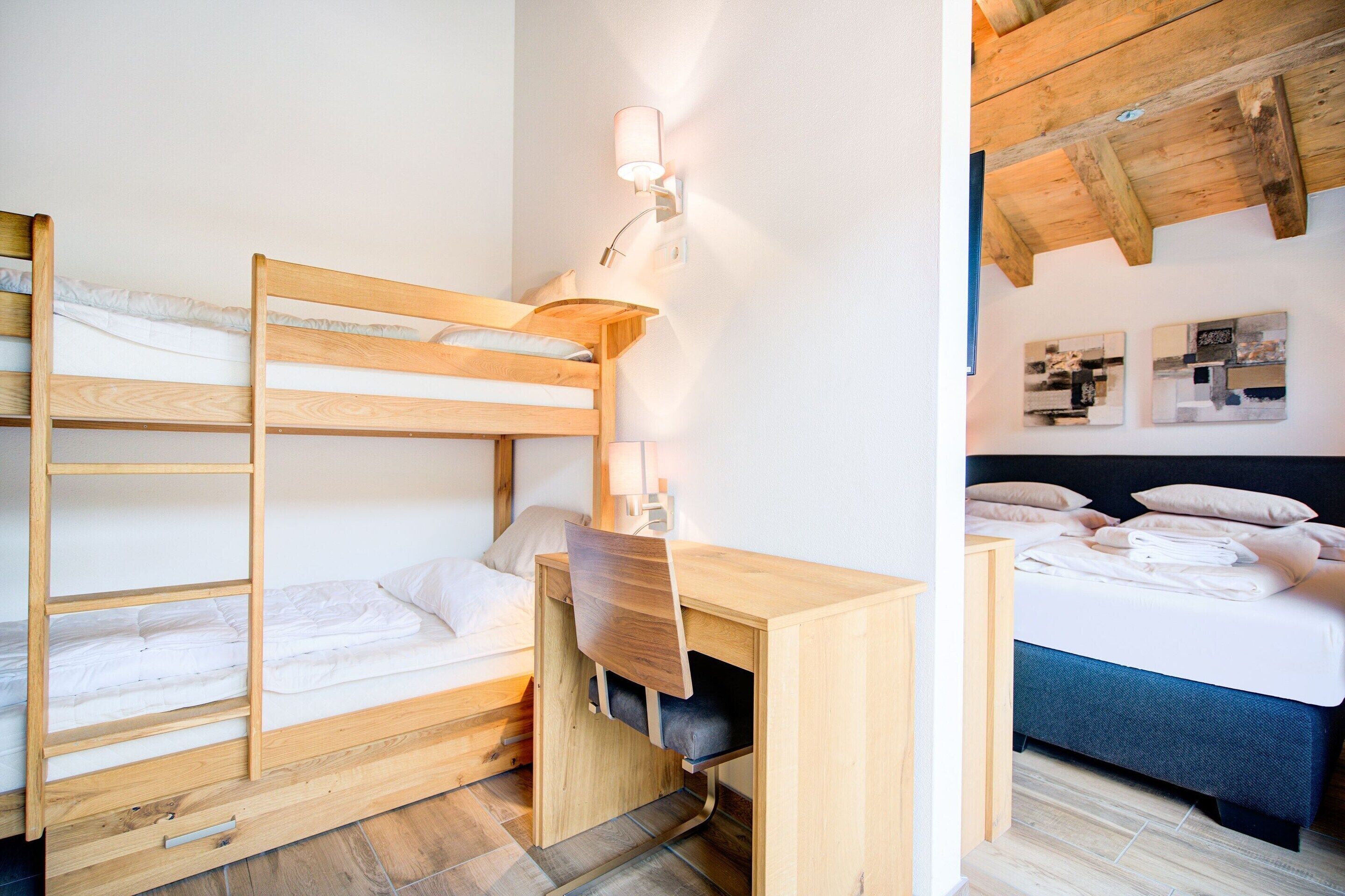 Chalet | 5 bedrooms, iron/ironing board, individually furnished, bed sheets