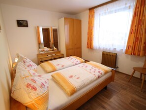 Apartment | 3 bedrooms, bed sheets - Cozy Apartment in Sankt Johann im Pongau near Ski Area (Sankt Johann im Pongau)