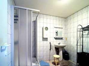 Bathroom - Group House With Garden at the Ourthe, in the Ardennes (Rendeux)