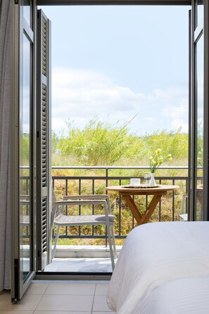 Estudio superior, balcón (with Front View) | Balcón