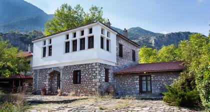 Picturesque Villa in Parnassos