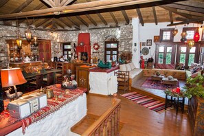 Villa, 3 chambres | Coin séjour