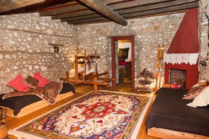 Villa, 3 chambres | Coin séjour